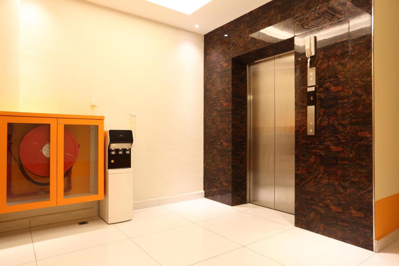 Capital O 9010 Yee Hotel Johor Bahru Exterior foto