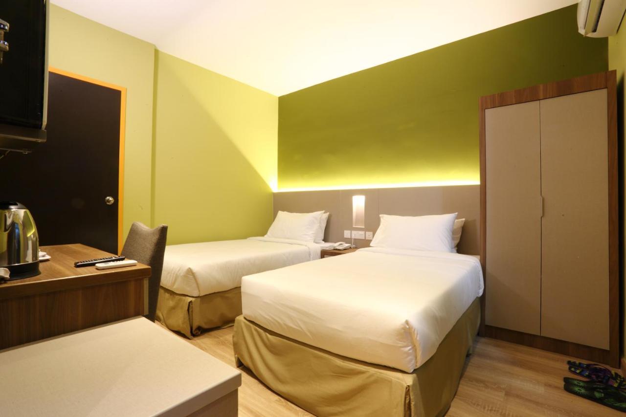 Capital O 9010 Yee Hotel Johor Bahru Exterior foto